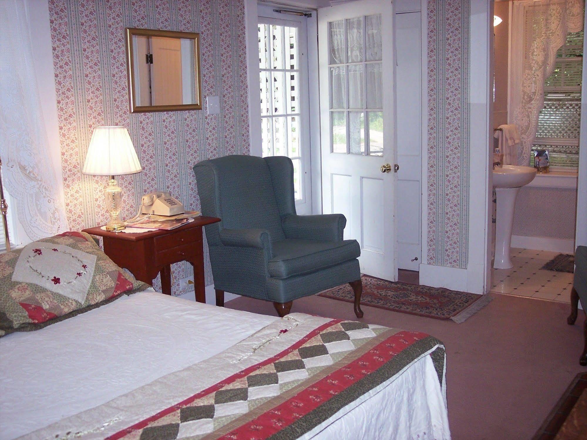 Glen Oaks Inn 因特韦尔 外观 照片